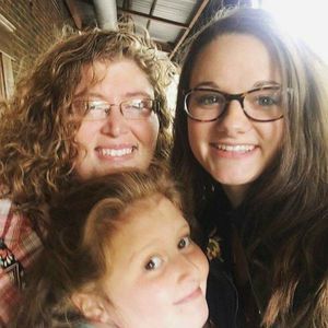 Meet your Posher, April